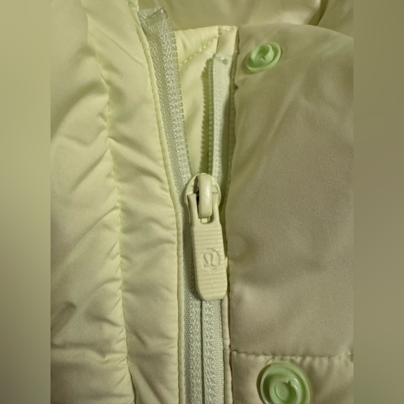 Lululemon Wunder Puff Down Jacket in Faded Zap Size 2 - Picture 10 of 14